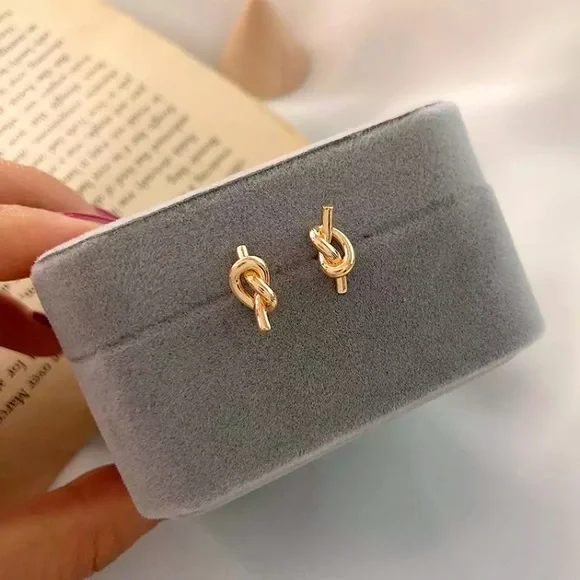 “Tie the Knot” Pretzel Twist Minimalist Gold Stud Dainty Bridesmaid/Gift Earring - Picture 6 of 9